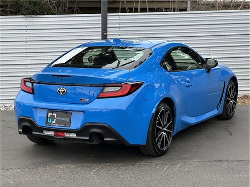 Used 2023 Toyota GR86 image 10