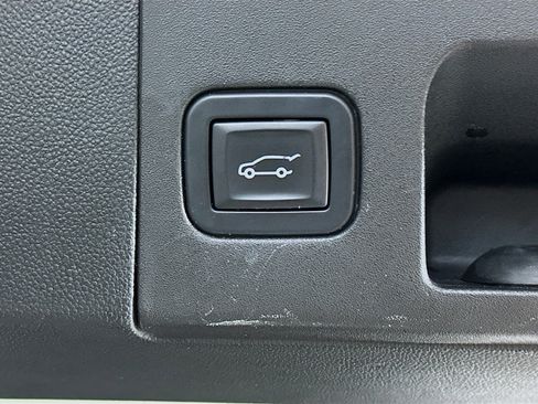 Used 2018 Cadillac XT5 Luxury w/ Driver Awareness Package FWD image 30