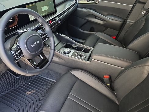 Used 2025 Kia Sorento EX image 6