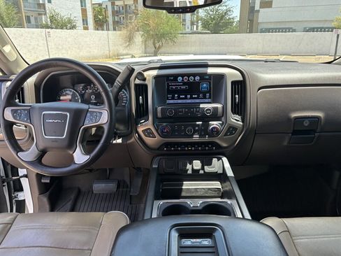 Used 2017 GMC Sierra 2500 Denali w/ Duramax Plus Package AWD/4WD image 26
