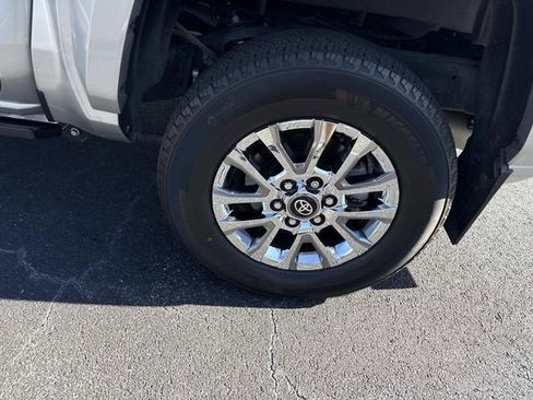 Used 2024 Toyota Tacoma Limited AWD/4WD image 11