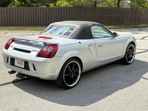 Used 2003 Toyota MR2 RWD image 11