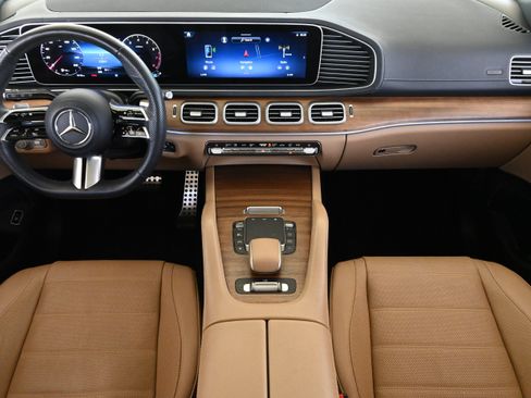 Used 2024 Mercedes-Benz GLS 450 4MATIC image 16