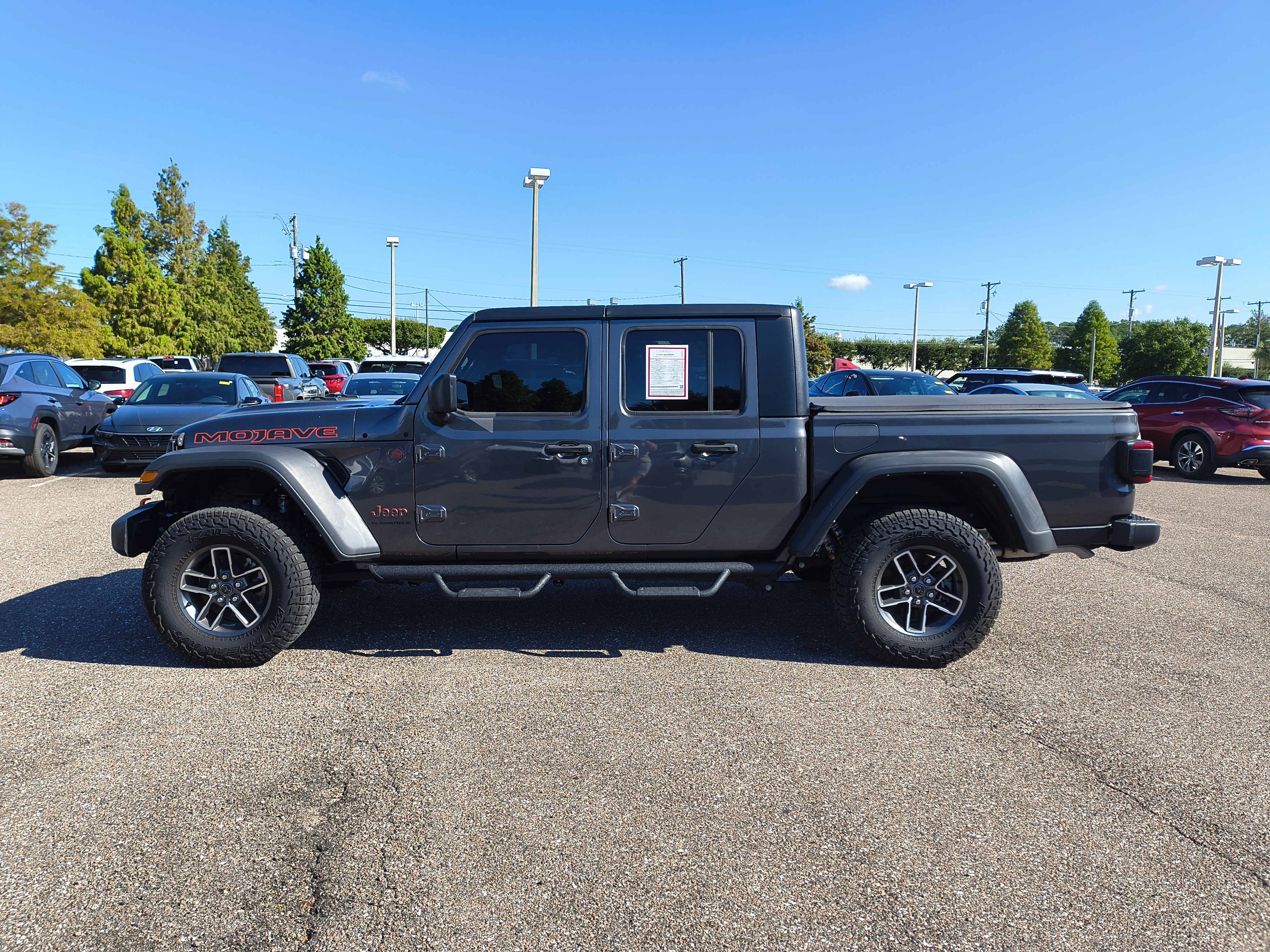 Used 2024 Jeep Gladiator Mojave AWD/4WD image 5