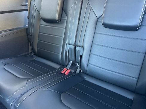 Used 2022 Volkswagen Atlas SEL Premium image 14