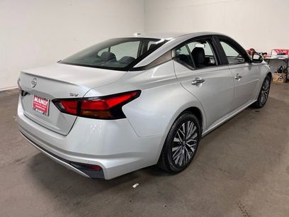 Used 2023 Nissan Altima 2.5 SV