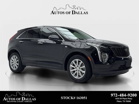 Used 2022 Cadillac XT4 Luxury w/ Cold Weather Package image 1
