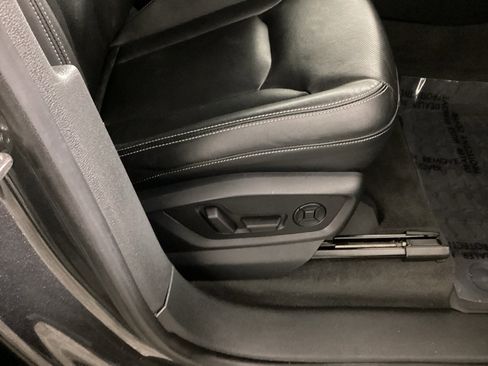 Used 2019 Audi Q8 Prestige w/ Year 1 Package image 9