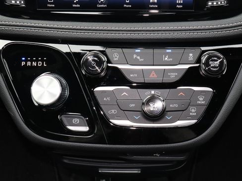 New 2026 Chrysler Pacifica Select image 23