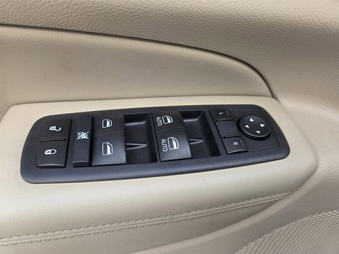 Used 2016 Jeep Grand Cherokee Limited image 14