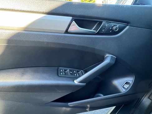 Used 2022 Volkswagen Passat 2.0T SE image 17