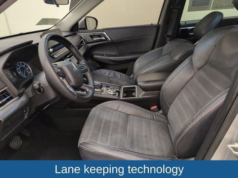 Used 2022 Mitsubishi Outlander SE image 5