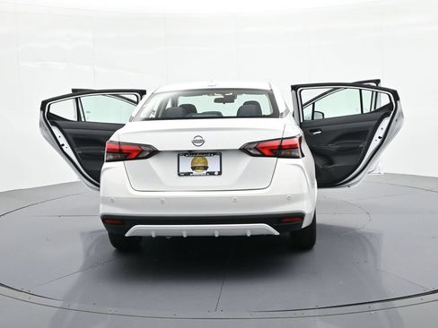 Used 2022 Nissan Versa SV FWD image 25