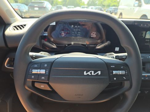 New 2026 Kia K4 FWD image 9