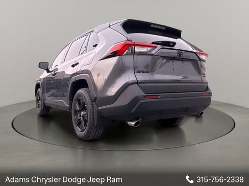 Used 2021 Toyota RAV4 XLE w/ Convenience Package image 5