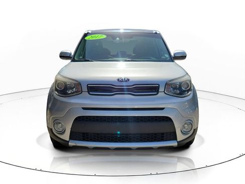 Used 2017 Kia Soul + w/ Primo Package FWD image 2