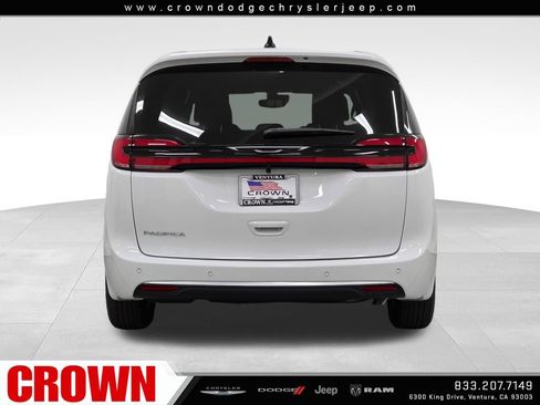 New 2027 Chrysler Pacifica Select FWD image 6