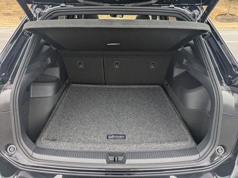 New 2026 Volkswagen Tiguan SEL R-Line AWD/4WD image 13
