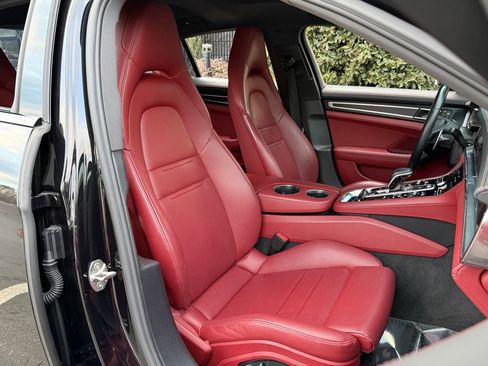 Used 2023 Porsche Panamera Platinum Edition image 35