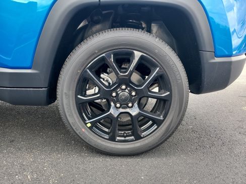 New 2026 Jeep Compass Latitude AWD/4WD image 9
