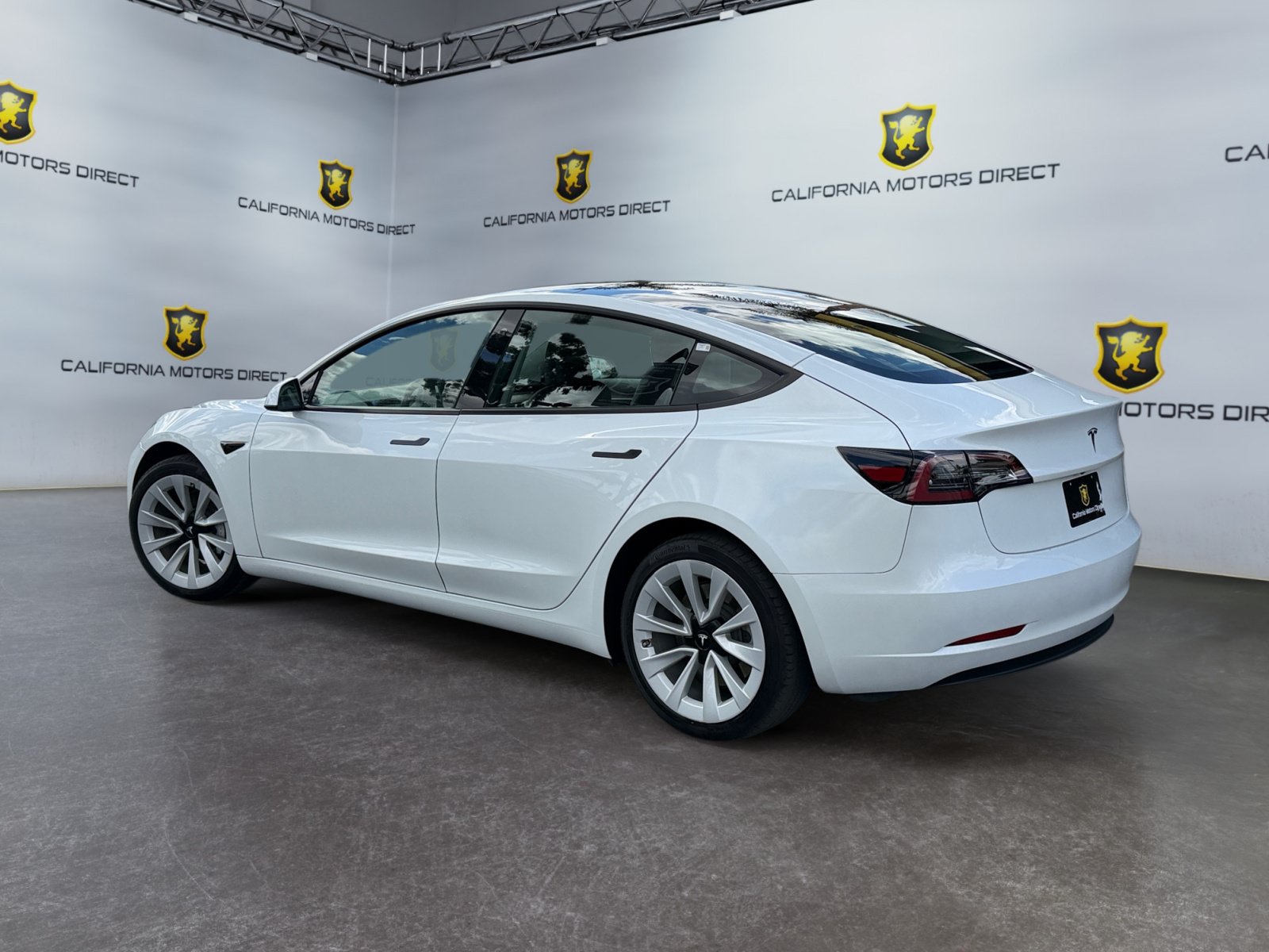 Used 2023 Tesla Model 3 Standard Range RWD image 3