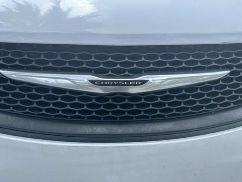 Used 2023 Chrysler Voyager LX FWD image 10