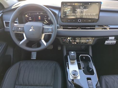 New 2026 Mitsubishi Outlander SEL image 17