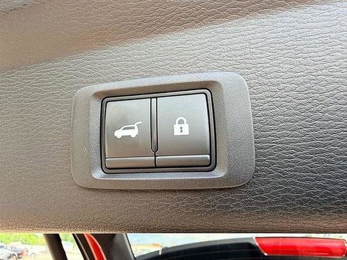 Used 2023 Mitsubishi Outlander SEL AWD/4WD image 17