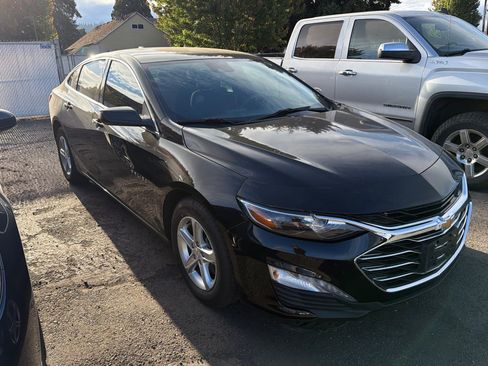 Used 2024 Chevrolet Malibu LT FWD image 2