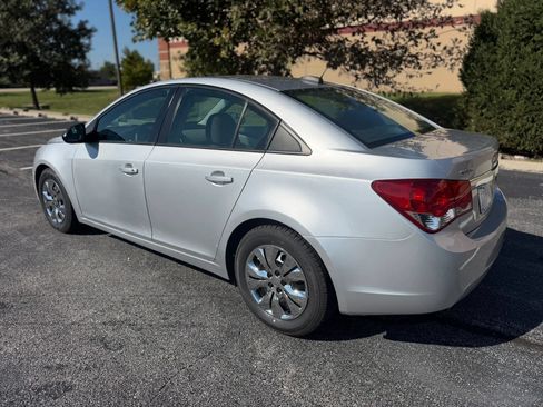 Used 2016 Chevrolet Cruze LS FWD image 3
