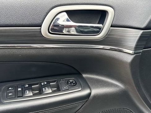 Used 2019 Jeep Grand Cherokee Limited w/ Trailer Tow Group IV RWD image 26