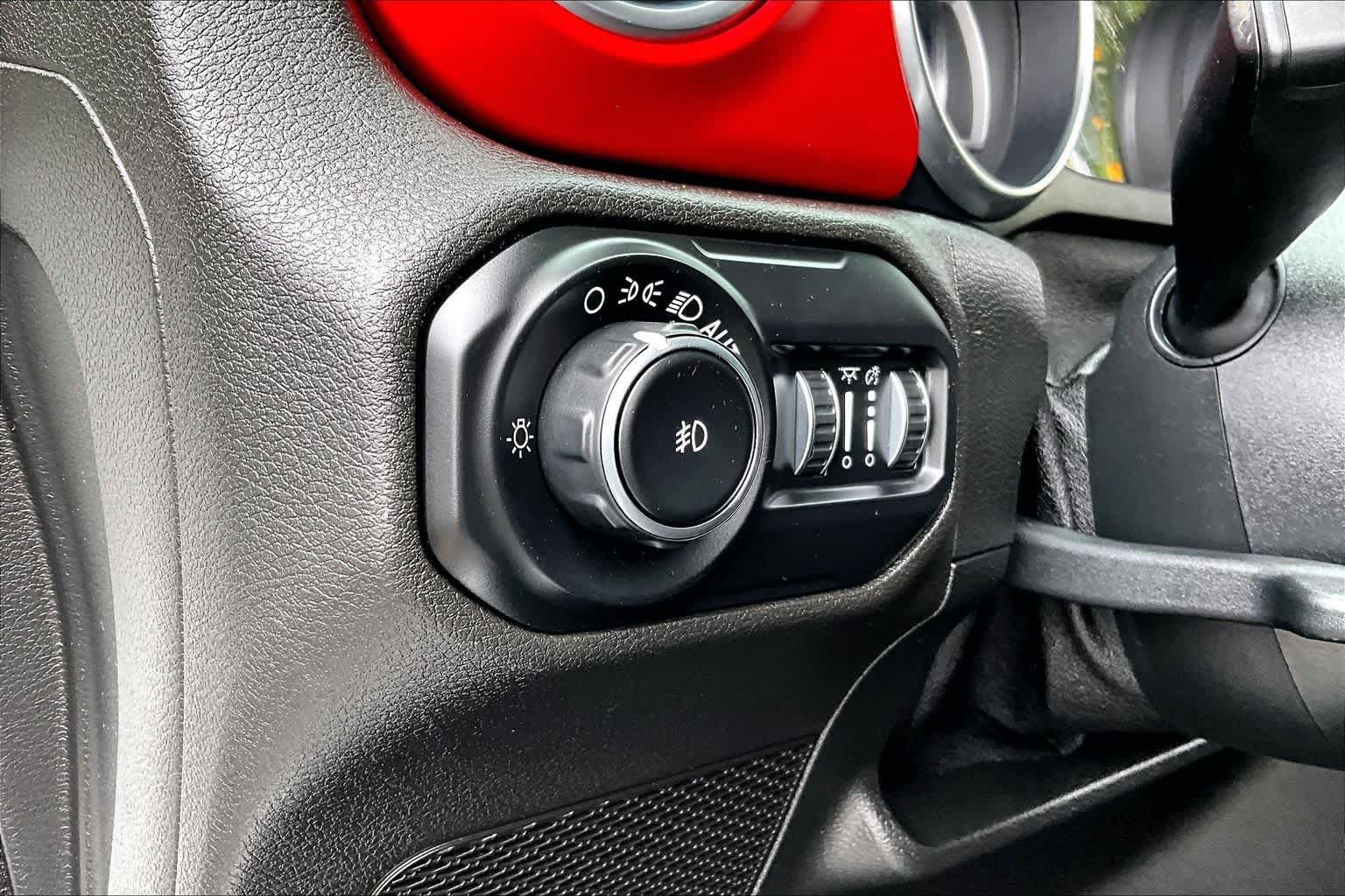 Used 2020 Jeep Wrangler Unlimited Rubicon AWD/4WD image 32