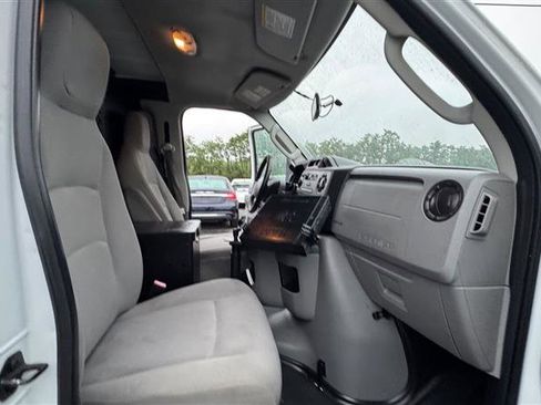 Used 2013 Ford E-150 and Econoline 150 RWD image 37