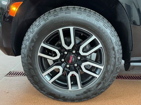 Used 2022 GMC Yukon AT4 w/ Max Trailering Package image 8