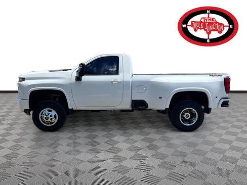 Used 2022 Chevrolet Silverado 3500 LT w/ Advanced Trailering Package image 4