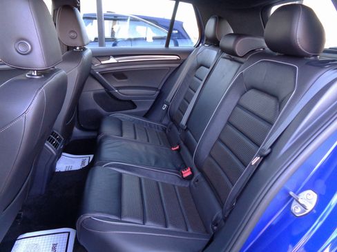Used 2019 Volkswagen Golf R 4-Door image 16