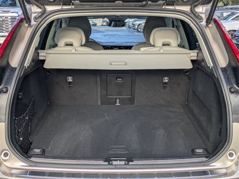 Certified 2023 Volvo XC60 B5 Ultimate w/ Protection Package Premier image 13