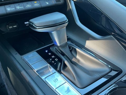 Used 2025 Hyundai Elantra SEL image 41