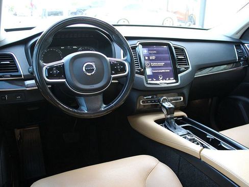 Used 2016 Volvo XC90 T6 Momentum image 15