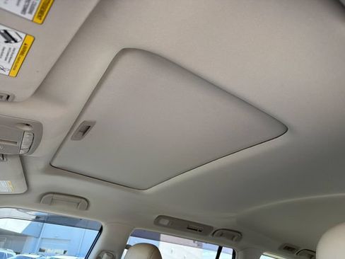 Used 2021 Nissan Armada SL RWD image 18
