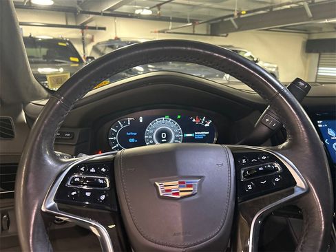 Used 2020 Cadillac Escalade Platinum image 13