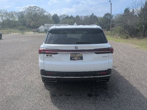 Certified 2025 Buick Enclave Preferred FWD image 4