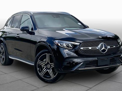 Used 2024 Mercedes-Benz GLC 300 4MATIC image 3