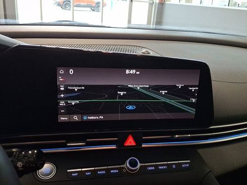 Used 2023 Hyundai Elantra Limited w/ Preferred Accessory Package image 16