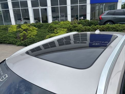 Certified 2023 Volvo XC40 B5 Plus w/ Climate Package AWD/4WD image 10