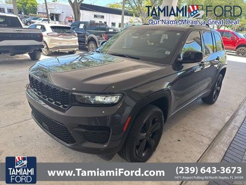 Used 2023 Jeep Grand Cherokee Altitude AWD/4WD image 1