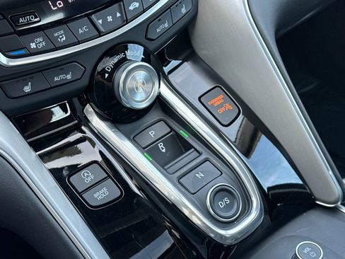 Certified 2025 Acura TLX w/ Technology Package image 27