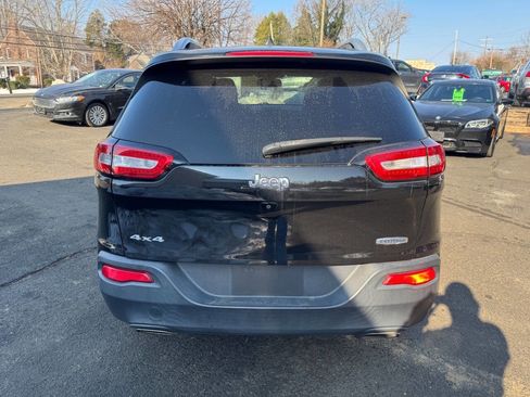 Used 2017 Jeep Cherokee Latitude w/ Cold Weather Group image 6