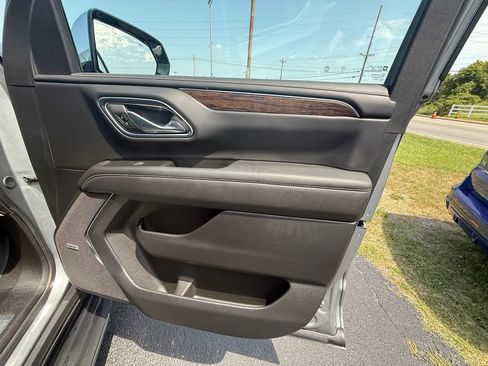 Used 2024 Chevrolet Tahoe Premier w/ Premium Package AWD/4WD image 23