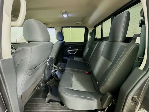 Used 2019 Nissan Titan SV w/ SV Convenience Package AWD/4WD image 35